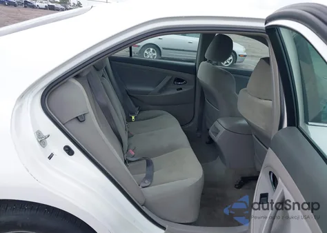 2009 Toyota Camry Le z USA, uszkodzony, nr VIN 4T1BE46K79U883736